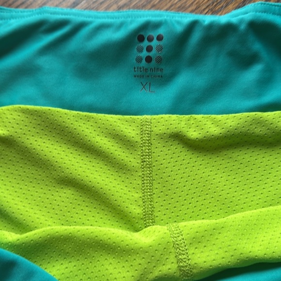 Title Nine colorblock stretch vented athletic wear skort. XL. - Picture 4 of 4